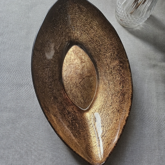 Large golden serving dish or decor piece - Picture 4 of 5